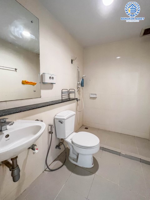 *****ทาวน์เฮ้าส์มือสองย่านนนทบุรี ม.โมดิวิลล่า ปิ่นเกล้า-วงแหวนฯ เนื้อที่มากถึงเกือบ 19 ตร.ว. ฟังก์ชัน 3 ห้องนอน 2 ห้องน้ำ 2 ที่จอดรถ บ้านสภาพใหม่ พร้อมเข้าอยู่ บนทำเลเยี่ยม เชื่อมต่อหลายเส้นทาง ถ.กาญจนาฯ, ถ.บรมราชชนนี ใกล้ทางด่วน "ศรีรัช"...